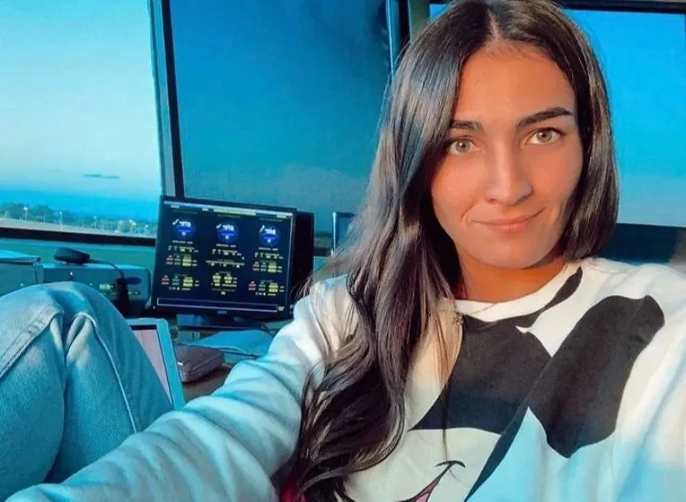 Chloé Llovet, la controladora aérea que fue llamada por el presidente Luis Lacalle Pou