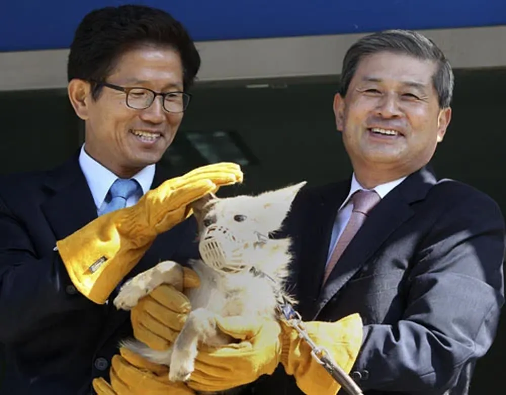 El mismo científico que dijo clonar humanos ahora se conforma con coyotes