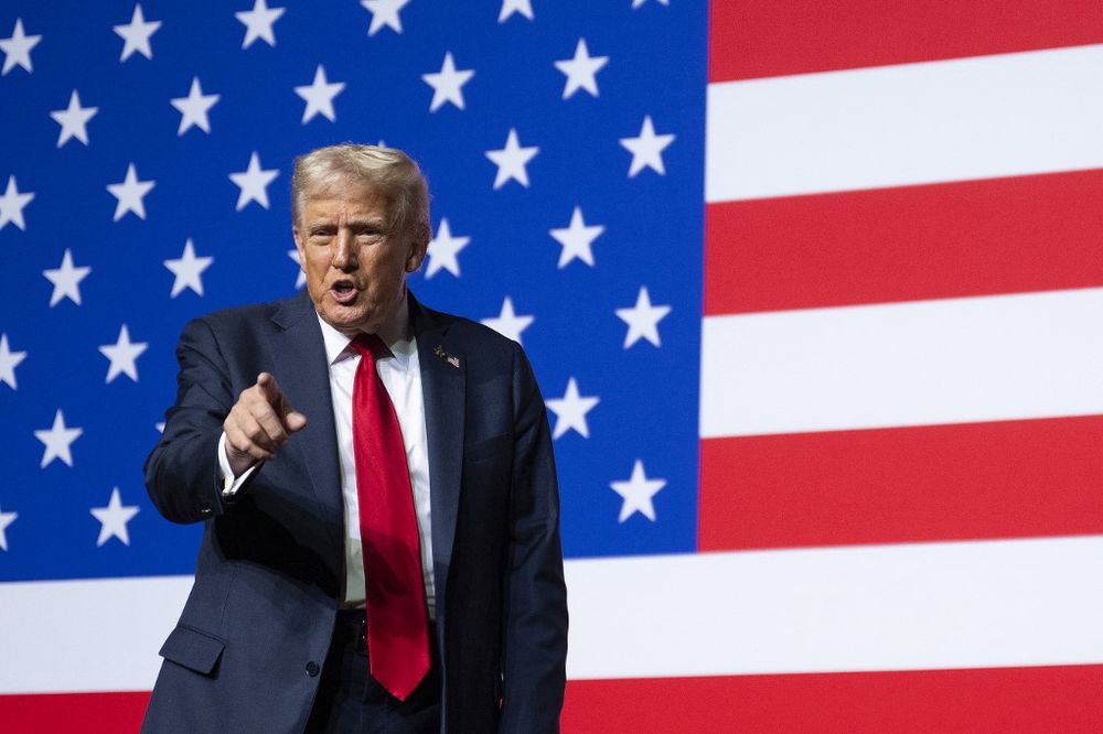 Donald Trump habla ante militares -30-9-25 - AFP