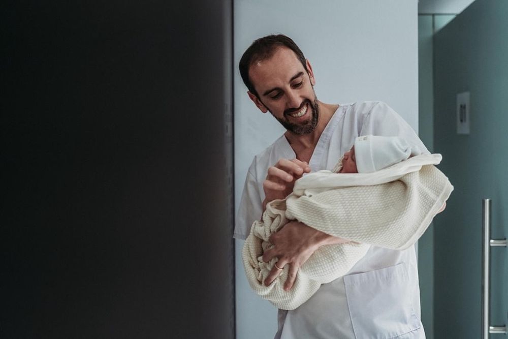Diego Godín, el excapitán de la selección de Uruguay de fútbol, fue padre por segunda vez