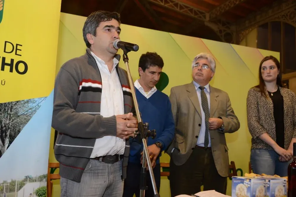 El lanzamiento se hizo en el Mercado Agrícola con la presencia del ministro Aguerre