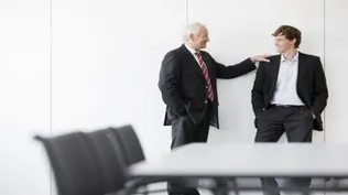 ¿Cómo lidiar con un colega improductivo?