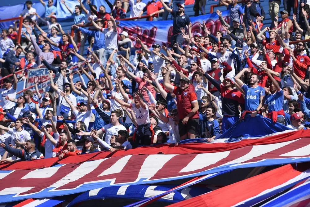 Hinchas de Nacional en el clásico de 2022 en el Parque Hinchas de Nacional en el clásico de 2022 en el Parque