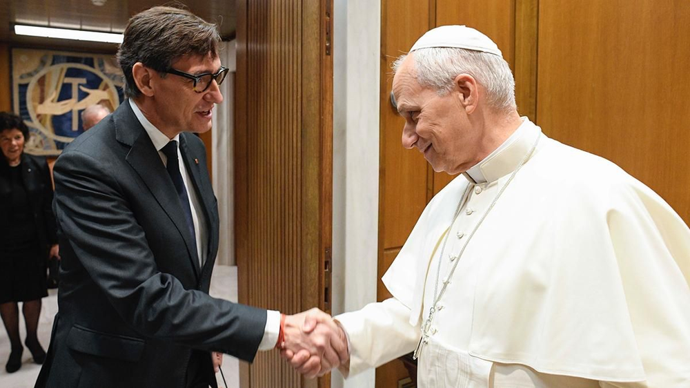 Salvador Illa, presidente de la Generalidad Catalana y el Papa León XIV en el Vaticano.