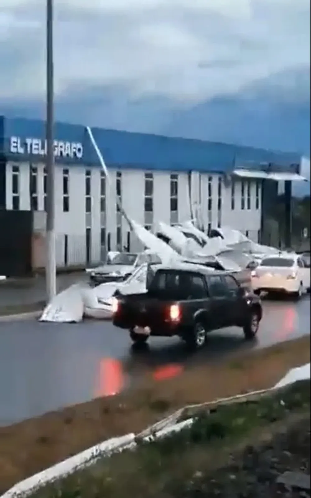 Captura de pantalla de un video que muestra al edificio de El Telégrafo