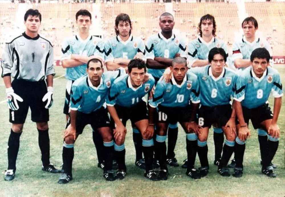 La selección uruguaya sub 20 que fue vicecampeona del mundo en el Mundial de Malasia 1997
