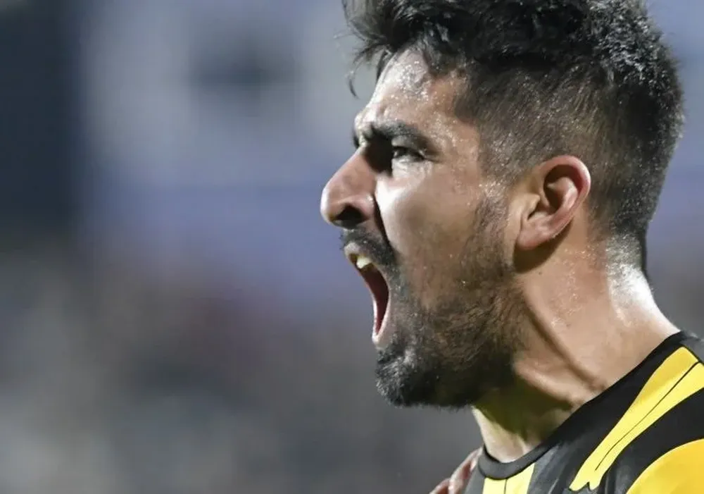 La boca llena de gol de Lucas Viatri en su pasaje por Peñarol