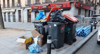 Las bolsas de basura se acumulan en las calles de Madrid.&nbsp;