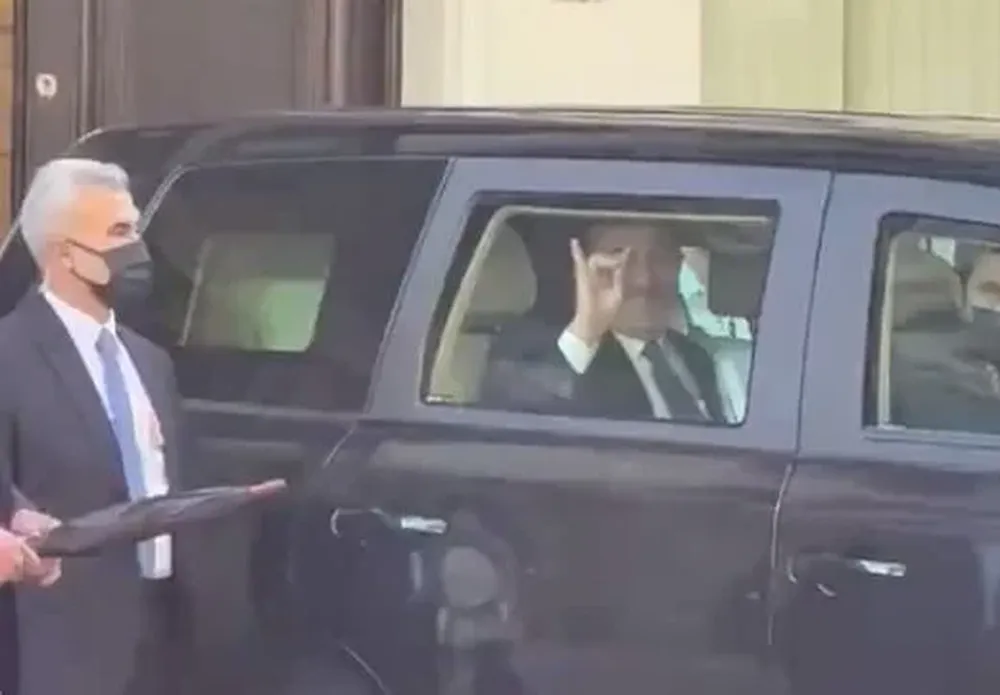 Gesto de los Lobos Grises