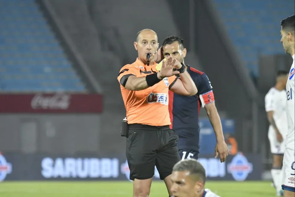 Burgos cobró una falta que generó polémica