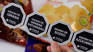 Exceso de sal, azúcar y grasas: nuevas etiquetas inquietan a la industria alimentaria