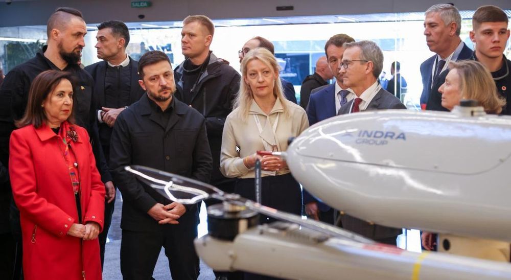 Zelensi en su visita a Indra.&nbsp;