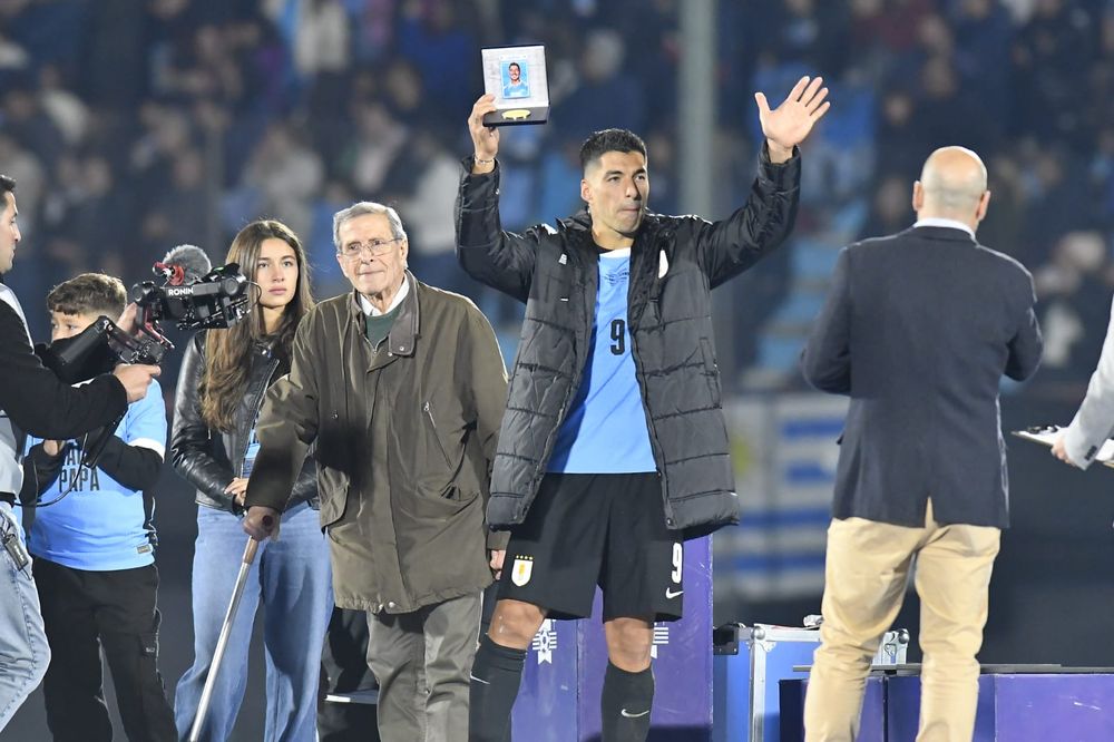 Óscar Tabárez y Luis Suárez