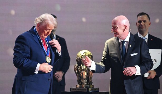 La FIFA homenajeó a Trump en el sorteo del Mundial 2026: premio por su acción extraordinaria para la paz