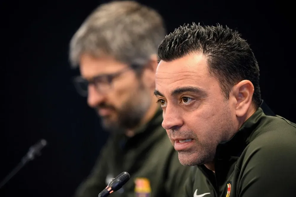 Xavi en rueda de prensa.
