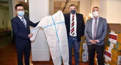 Ministerio de Relaciones Exteriores recibió donación por parte de Huawei Uruguay