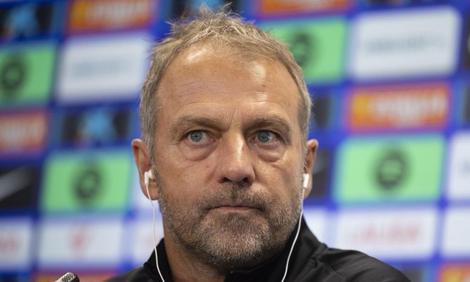 Hansi Flick en rueda de prensa.