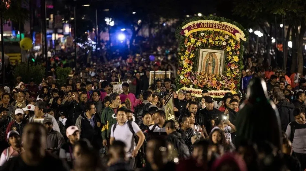 Millones de mexicanos viajan cada año a la Basílica de Guadalupe, en el norte de Ciudad de México