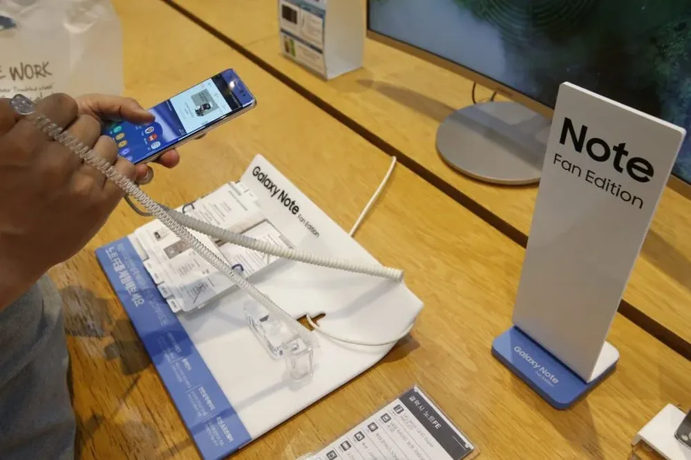 Samsung relanzó la versión restaurada del Galaxy Note Fan Edition