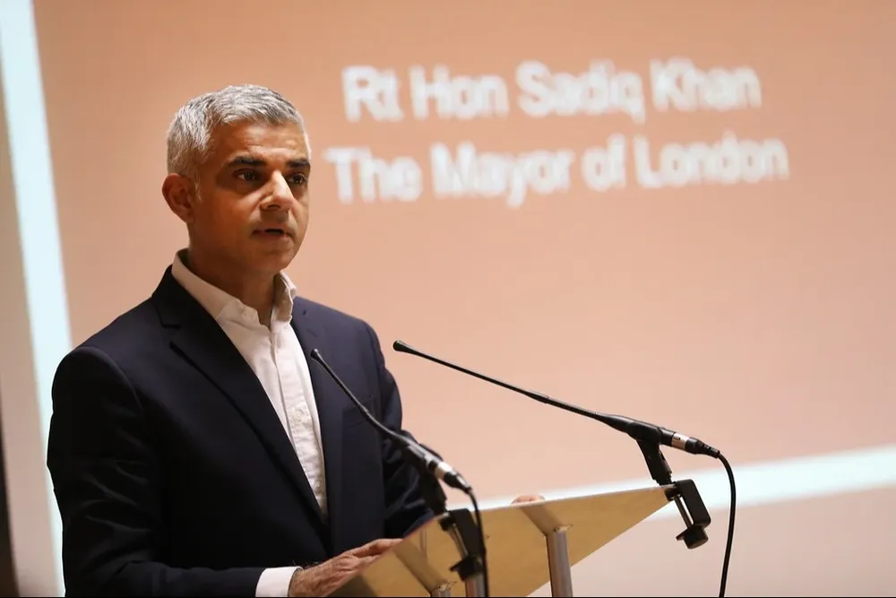 El alcalde de Londres, Sadiq Khan, le pidió al gobierno británico no ignorar el problema que causarán los nuevos controles, “consecuencia directa del Brexit”.