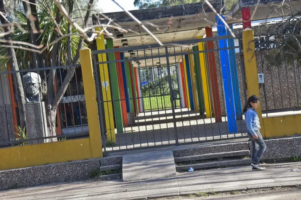Escuela Nº 251 General Fructuoso Rivera en donde una madre agredió a la maestra