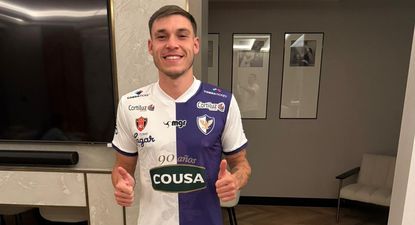 La foto de Manuel Ugarte con la camiseta de Fénix
