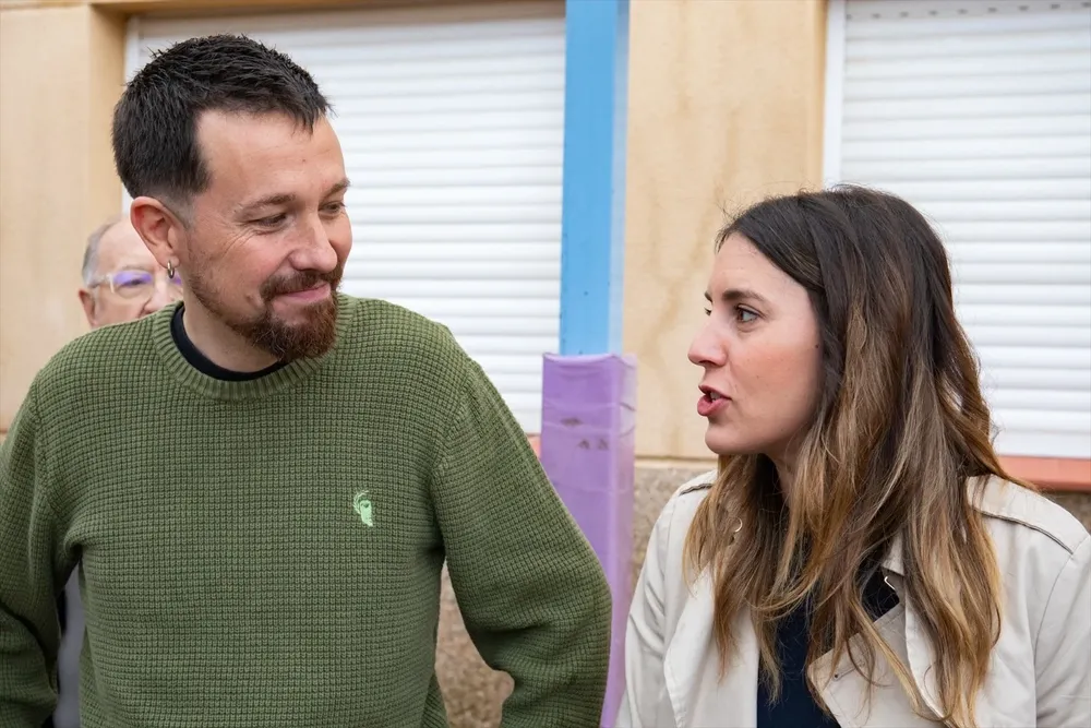 Pablo Iglesias e Irene Montero tras votar en las elecciones generales de 2023