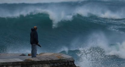Una imagen del mar embravecido en A Coruña