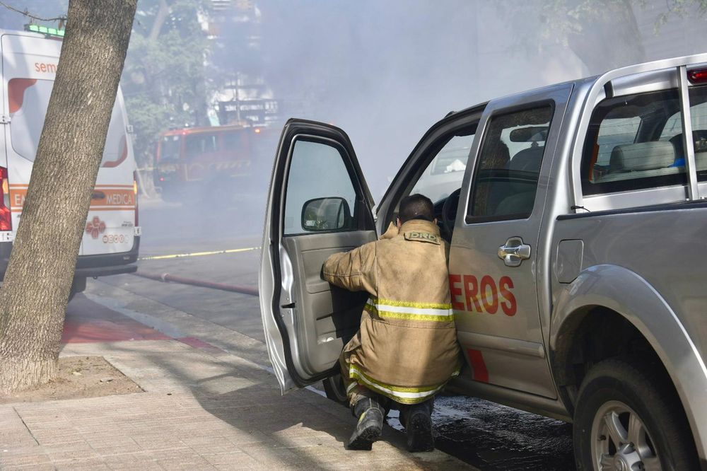 Bomberos controló el incendio en Pocitos