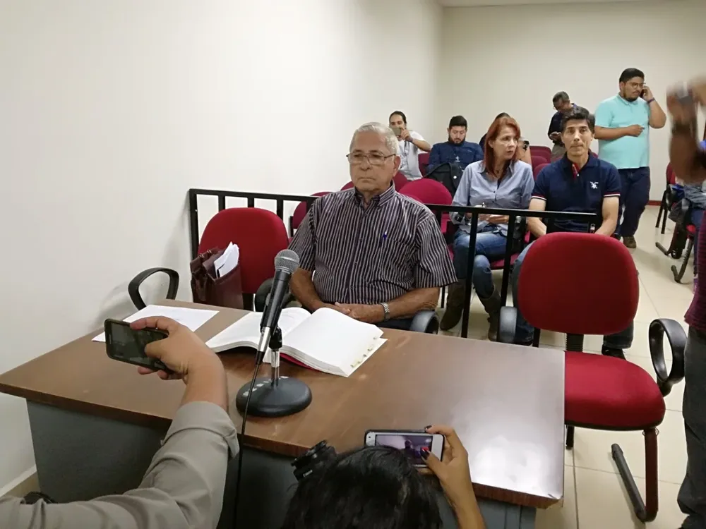 El general Juan Rafael Bustillo, exjefe de la Fuerza Aérea salvadoreña es uno de los dos militares detenidos por la justicia de El Salvador.