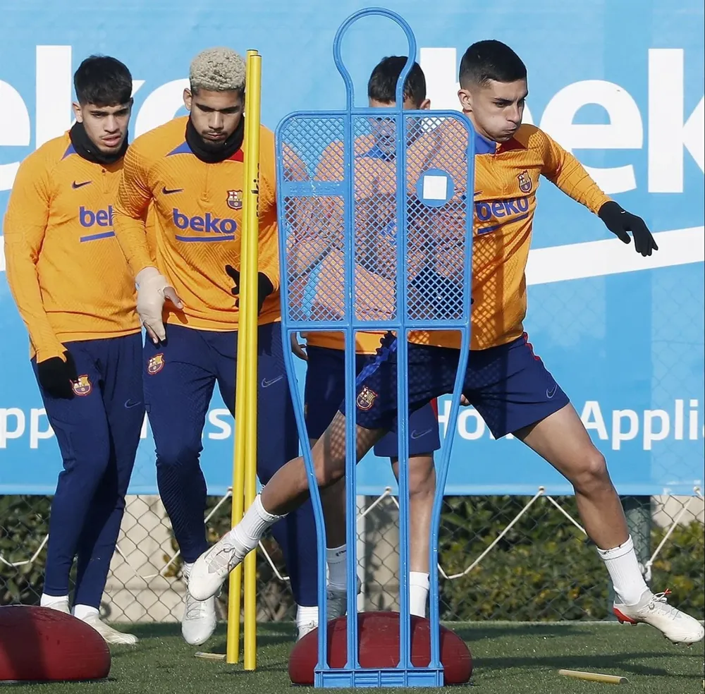 Ronald Araújo en el entrenamiento de este miércoles