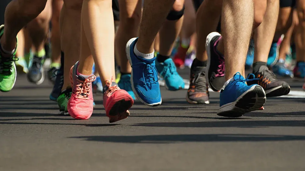 Correr es uno de los deportes más populares en el mundo y muchas personas empezaron gracias a la idea que tuvo Josh Clark.