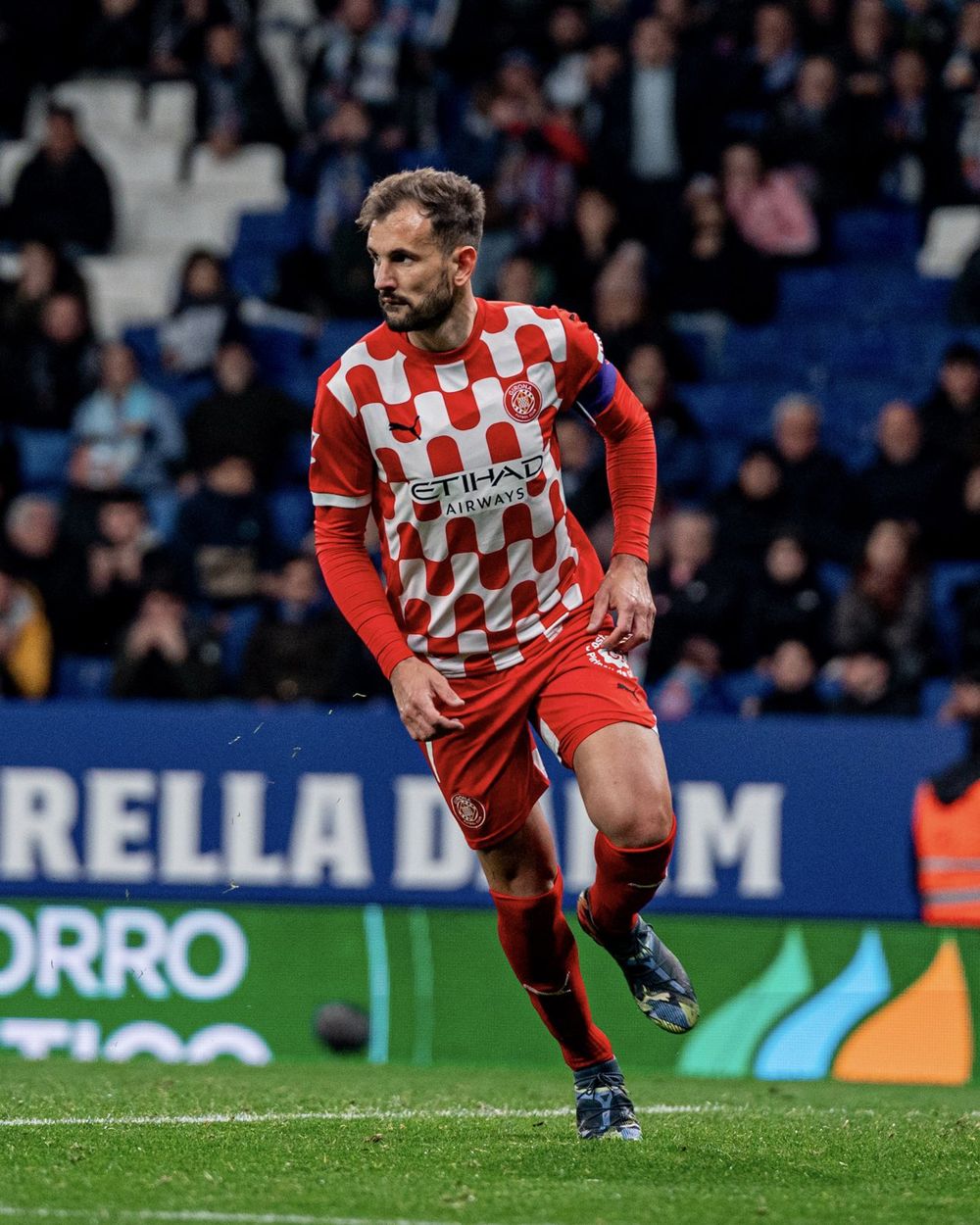 Cristhian Stuani celebra un nuevo gol para Girona