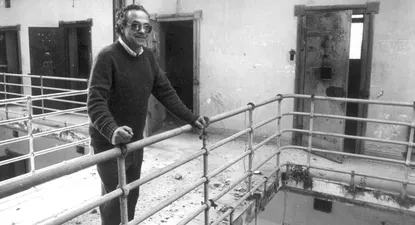 Recorrida por la cárcel de Punta Carretas con Eleuterio Fernández Huidobro antes que se demoliera, en 1991