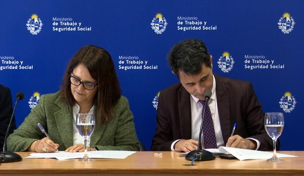 Firma de acuerdo para que jóvenes de entre 16 y 20 años accedan a plataforma virtual de capacitación laboral