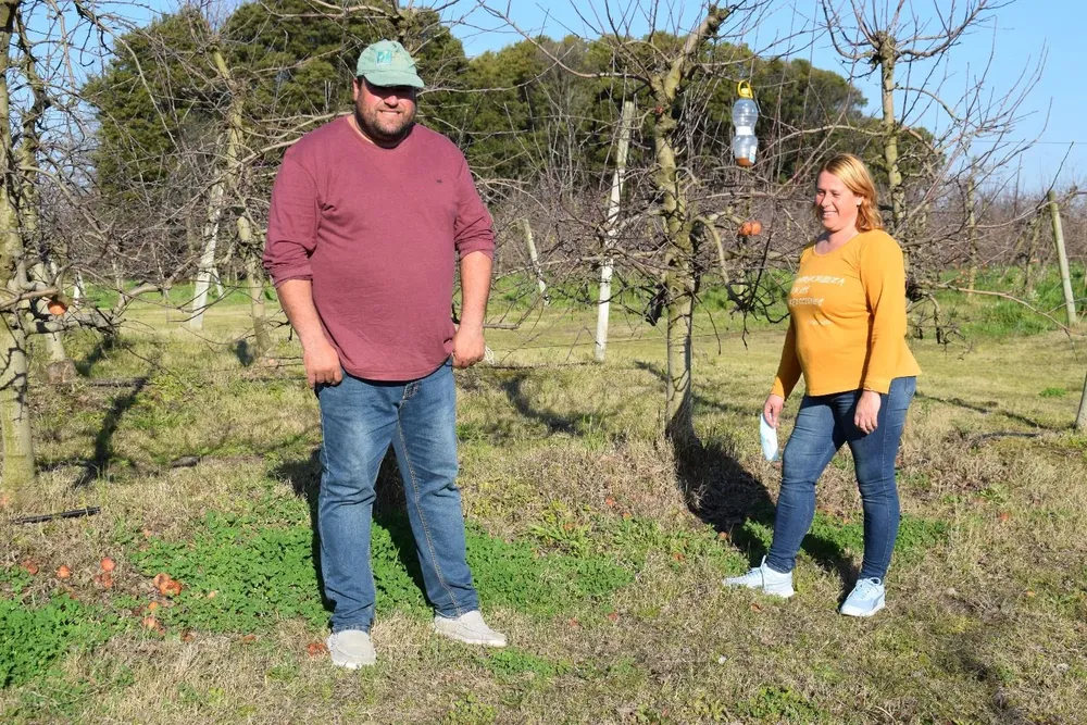 Andrés y María sumaron a las labores productivas las de comercialización directa en ferias de Las Piedras y La Paz.