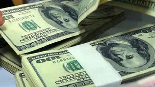El dólar registró un leve descenso
