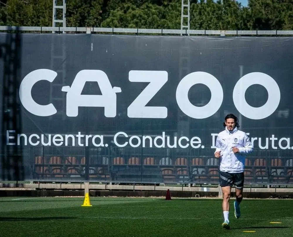 Cavani volvió a trabajar en cancha