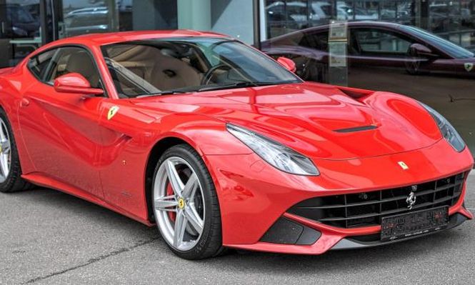 El Ferrari de Aldama a subasta. 