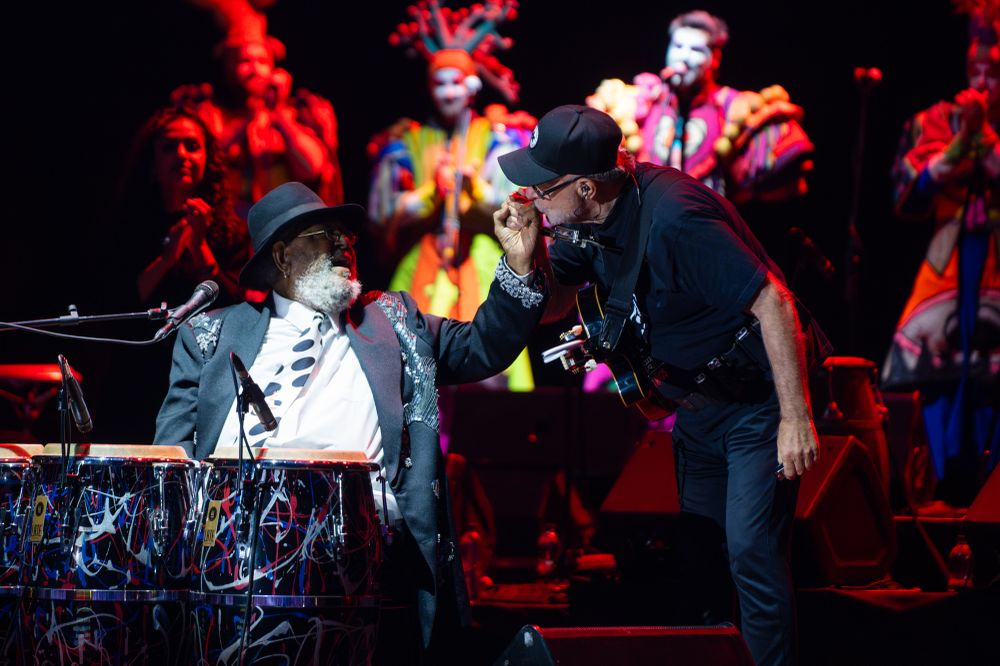 Ruben Rada y León Gieco junto a Agarrate Catalina en Terapia de Murga