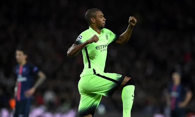 Fernandinho celebra el gol del empate