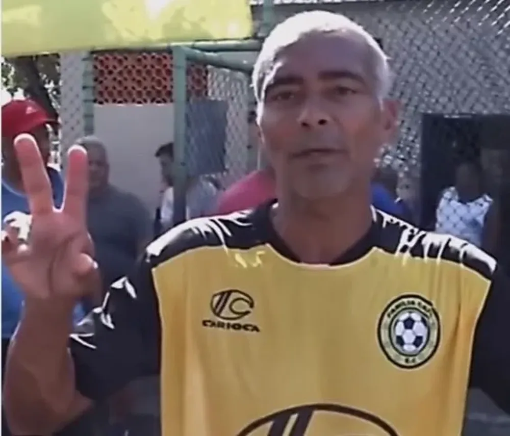 Romario, a los 57 años, sigue marcando golazos