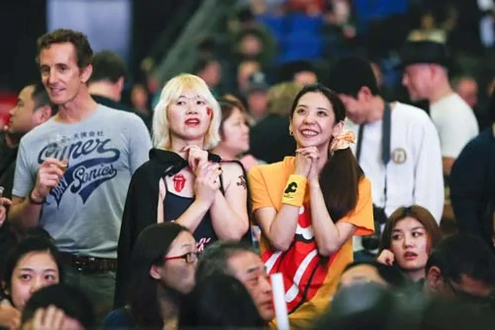 Fans chinas de los Rolling Stones, en Shangai