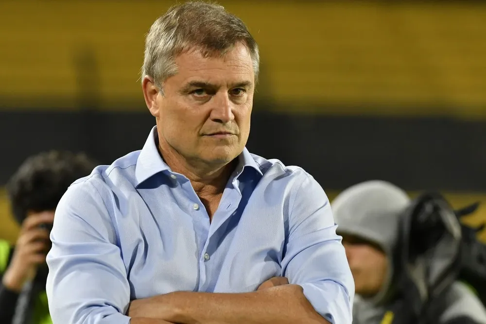 Aguirre estudia la posiblidad de contratar a Mejía