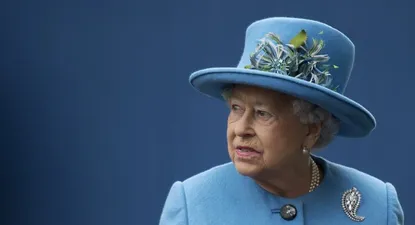 la razon por la que a la reina isabel ya no le gusta the crown