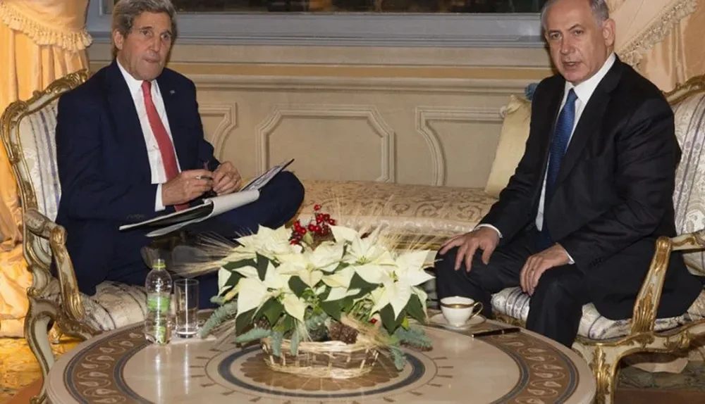 John Kerry y Benjamin Netanyahu.