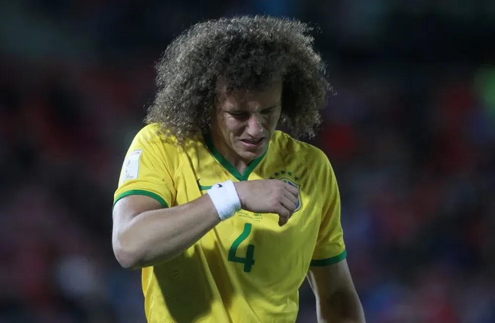 David Luiz dejó la cancha llorando cuando se lesionó en el partido ante Chile