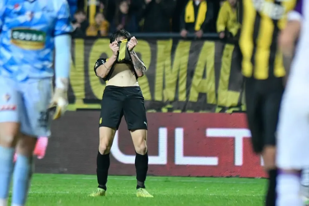 A Peñarol le costó mucho llegar al arco de enfrente con profundidad