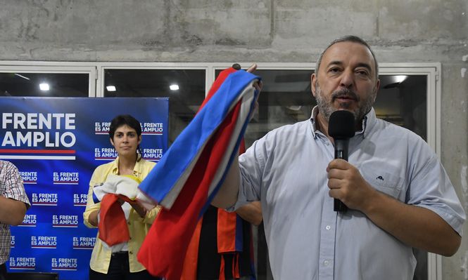 Obaldía, el médico de Vázquez y los acuerdos de Bergara: Frente Amplio define los suplentes de sus candidatos a la IM