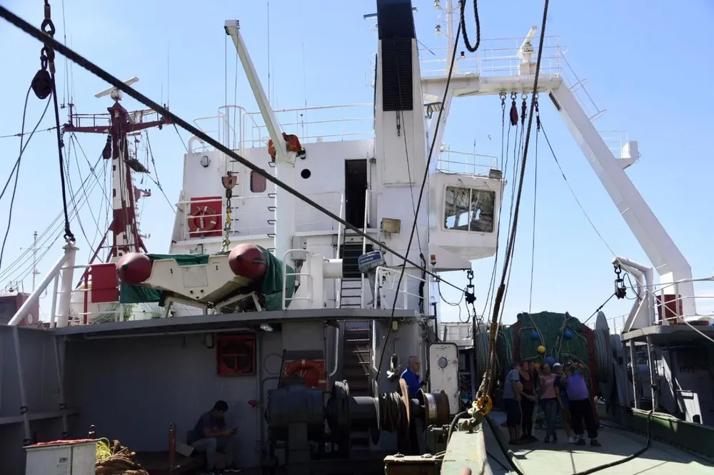 Grande Hermine tardó dos años en remodelarse para tener una tripulación mixta y operar como barco pesquero en aguas uruguayas